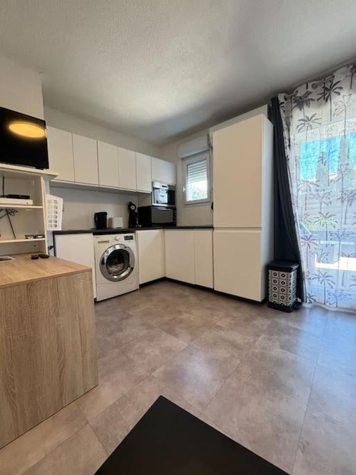 Appartement Terrasse Et Piscine Montpellier Exterior foto